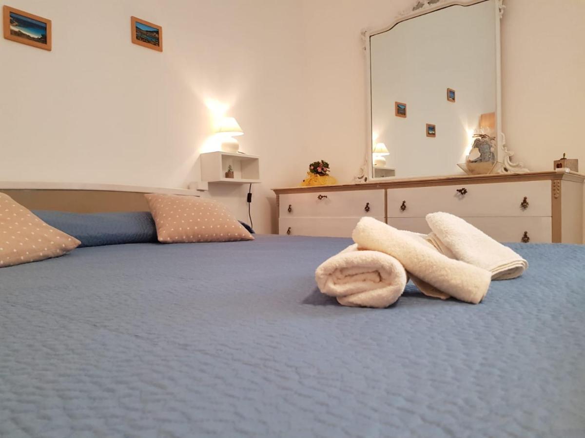 Casa Di Giu Bed & Breakfast Porto Torres Exterior photo